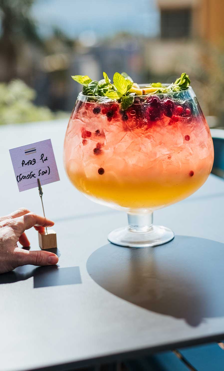 מארז מתנה דליקטסן
מבחר מוצרי דליקטסן, ממרחים ומאפים
אריזה מעוצבת למתנה